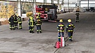 Bild der Zusammenarbeit THW und Feuerwehr